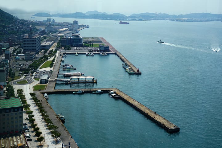 門司港中心部の水辺と歴史的建築